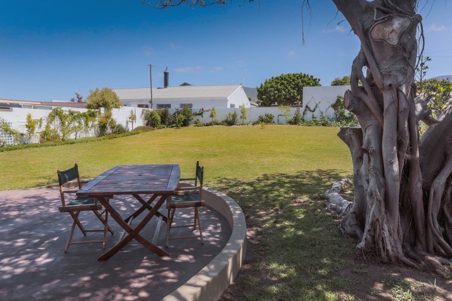 1 Bedroom Property for Sale in Sandbaai Western Cape